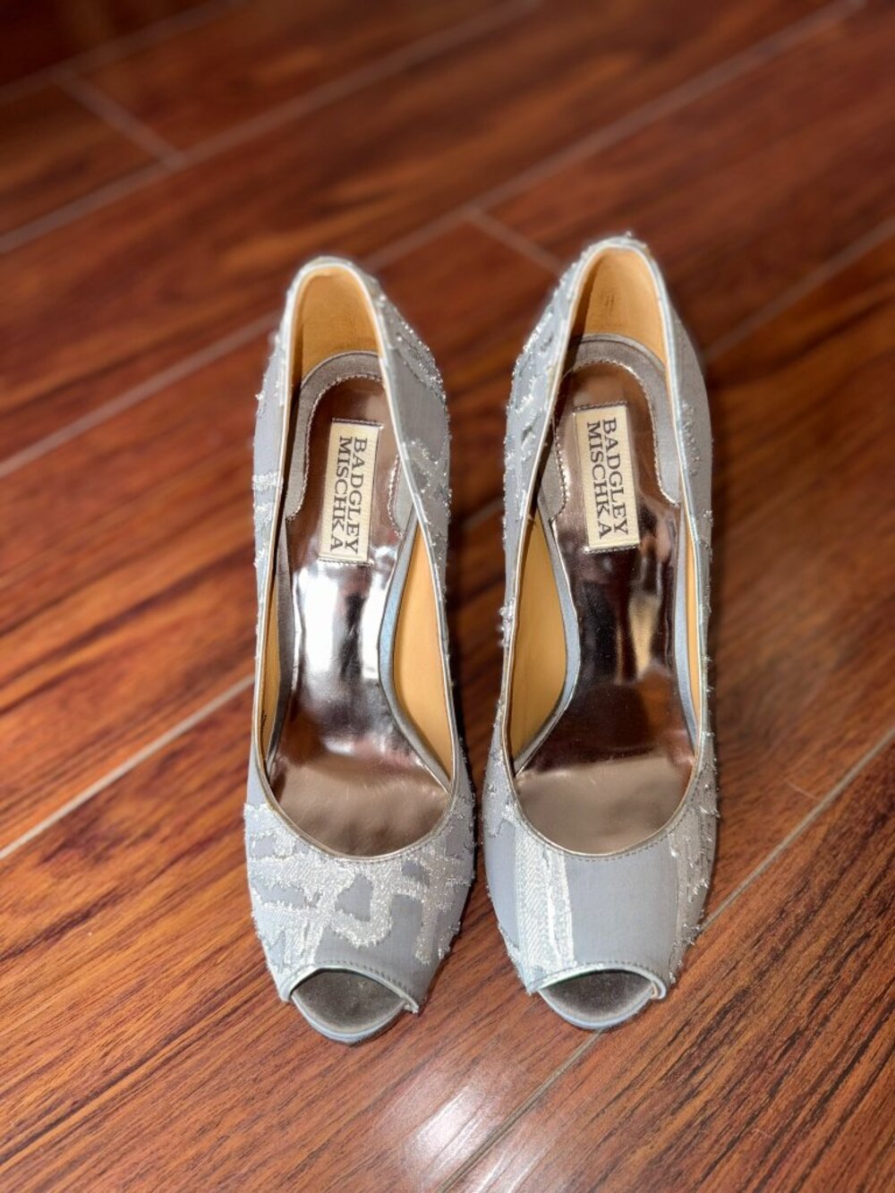 BADGLEY MISCHKA Silver Metallic Lace Peep-Toe Heels